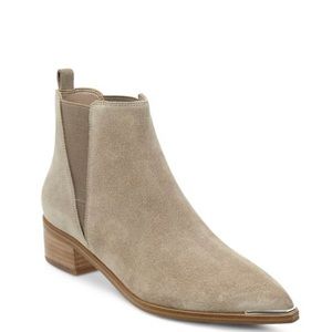 NWOT Marc Fisher Yale Chelsea Boots